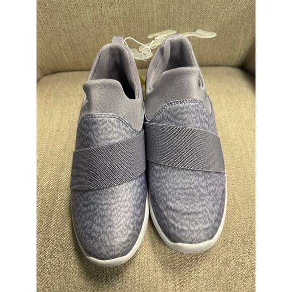 NWT Girls All in Motion Purple Delta Slip-On Hybrid Sneakers - Size 3 - Picture 2 of 4